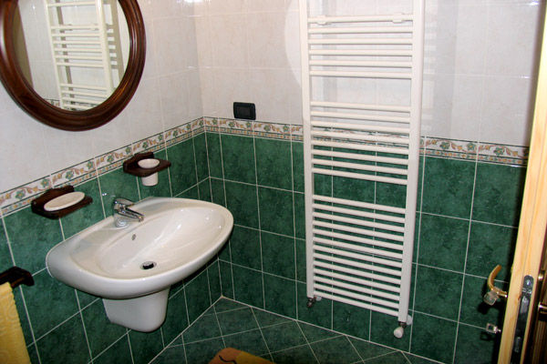 photo 9 Owner direct vacation rental Folgarida appartement Trentino-South Tyrol Trento Province bathroom