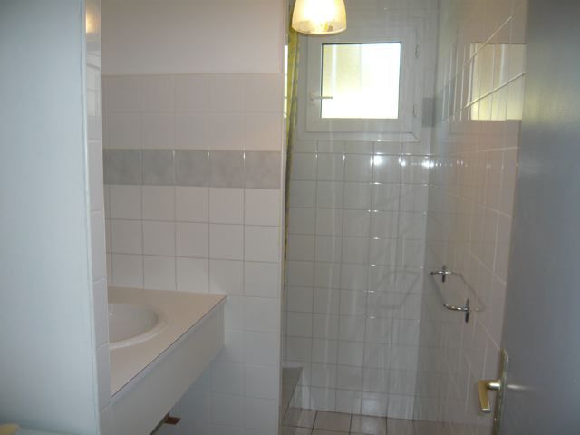 photo 8 Owner direct vacation rental Quiberon appartement Brittany Morbihan bathroom