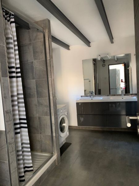 photo 6 Owner direct vacation rental Collioure appartement Languedoc-Roussillon Pyrnes-Orientales bathroom