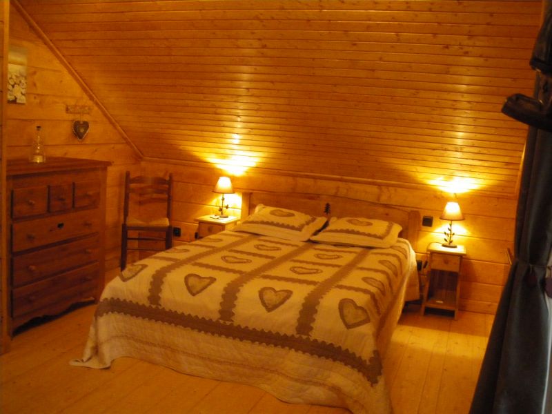 photo 11 Owner direct vacation rental Grardmer chalet Lorraine Vosges bedroom 2