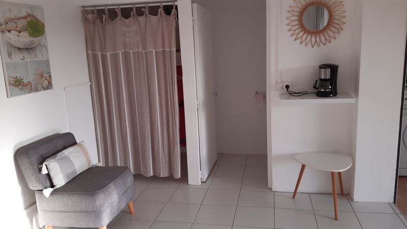 photo 12 Owner direct vacation rental Sainte Anne (Guadeloupe) appartement   Hall