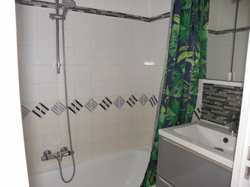 photo 12 Owner direct vacation rental  appartement Provence-Alpes-Cte d'Azur Var bathroom