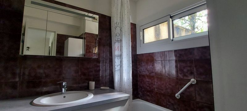 photo 12 Owner direct vacation rental Cauterets appartement Midi-Pyrnes Hautes-Pyrnes bathroom