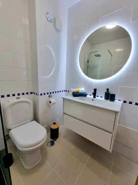 photo 7 Owner direct vacation rental Praia da Rocha appartement Algarve  bathroom