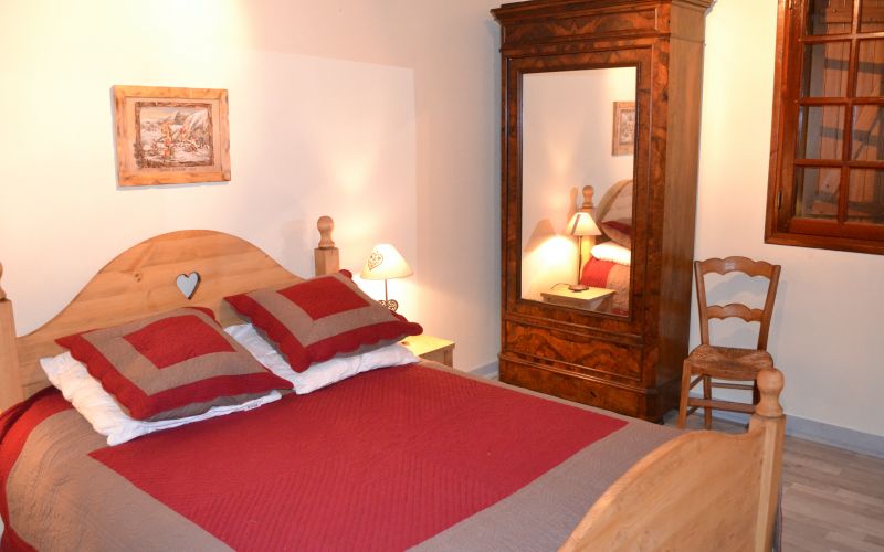 photo 8 Owner direct vacation rental Luchon Superbagneres chalet Midi-Pyrnes Haute Garonne bedroom 3