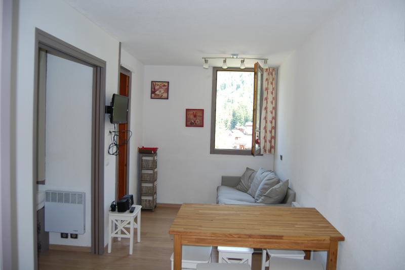 photo 0 Owner direct vacation rental Motiers appartement Rhone-Alps Savoie Sitting room
