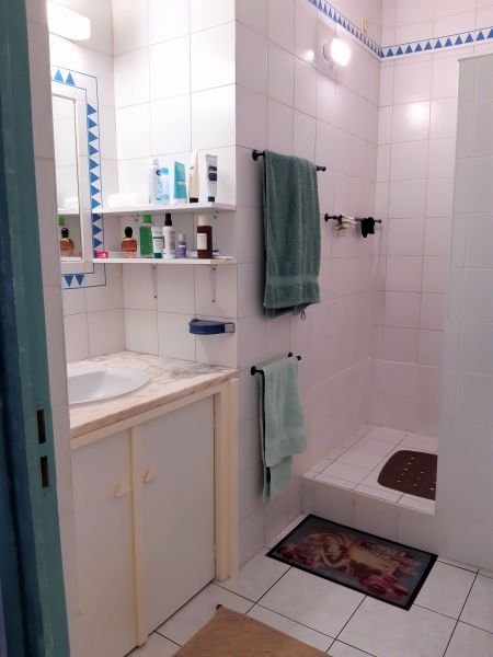 photo 12 Owner direct vacation rental Portimo appartement Algarve  bathroom