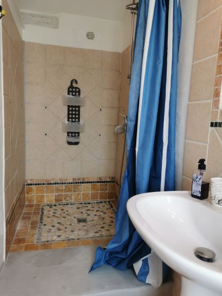 photo 16 Owner direct vacation rental Avignon maison Provence-Alpes-Cte d'Azur Vaucluse Washing facilities 2