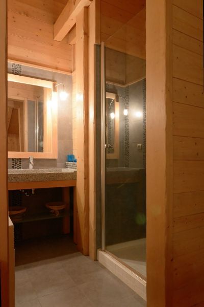 photo 17 Owner direct vacation rental Samons chalet Rhone-Alps Haute-Savoie Washing facilities 3