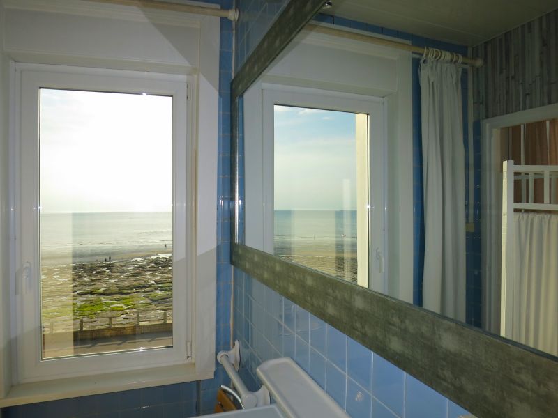 photo 11 Owner direct vacation rental Ambleteuse appartement Nord-Pas de Calais Pas de Calais bathroom
