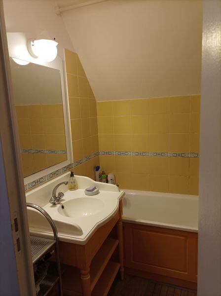 photo 12 Owner direct vacation rental Fort Mahon maison Picardy Somme bathroom