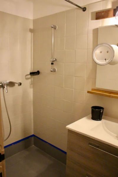 photo 21 Owner direct vacation rental Cargse appartement Corsica Corse du Sud bathroom 2