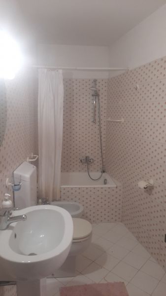 photo 9 Owner direct vacation rental Levanto appartement Liguria La Spezia Province bathroom