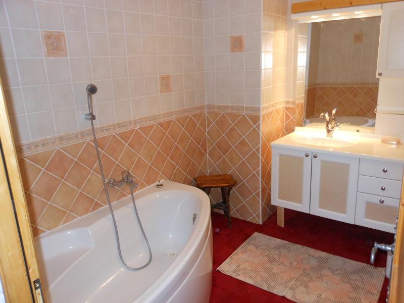 photo 17 Owner direct vacation rental Brianon appartement Provence-Alpes-Cte d'Azur Hautes-Alpes bathroom