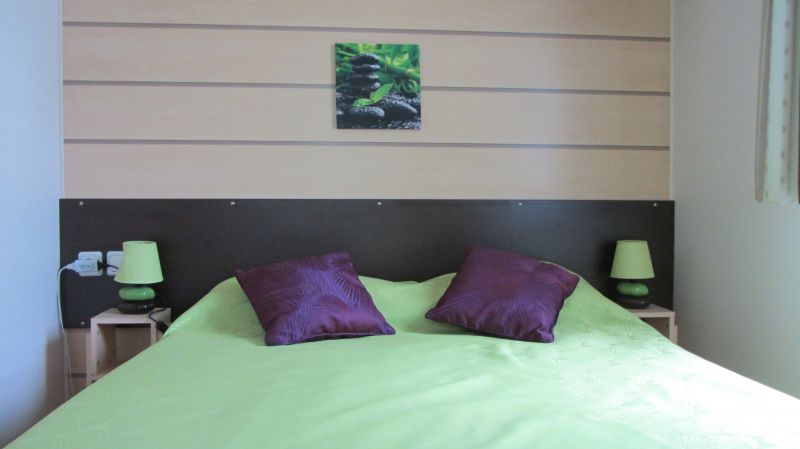 photo 6 Owner direct vacation rental Valras-Plage mobilhome Languedoc-Roussillon Hrault bedroom 1