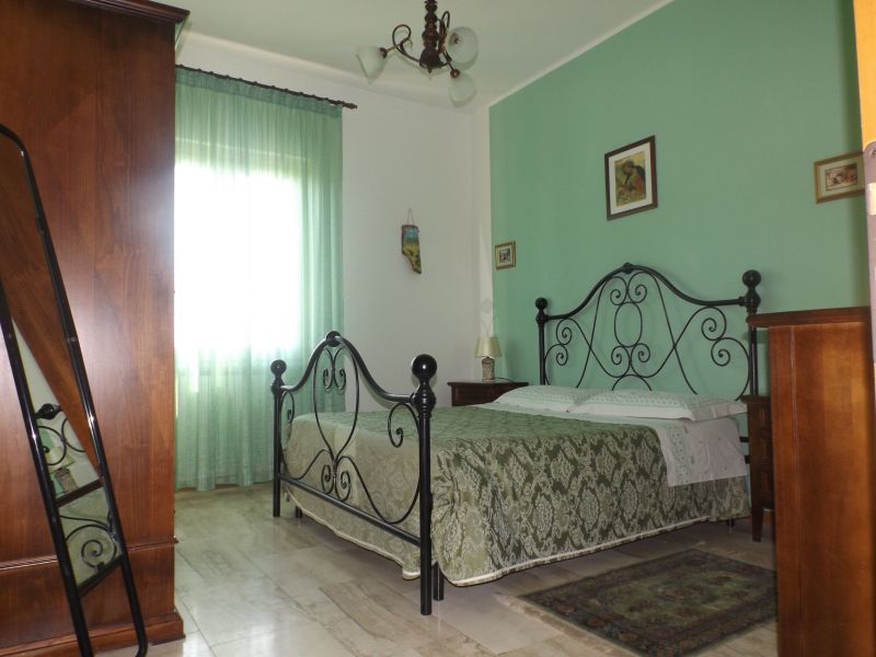 photo 8 Owner direct vacation rental Cortona appartement Tuscany Arezzo Province bedroom 1