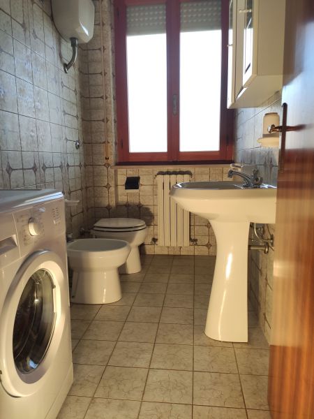 photo 12 Owner direct vacation rental Alba Adriatica appartement Abruzzo Teramo Province bathroom 2
