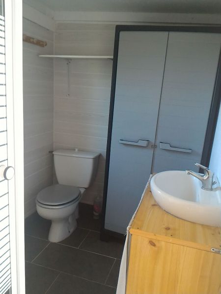 photo 10 Owner direct vacation rental Prfailles bungalow Pays de la Loire Loire-Atlantique bathroom
