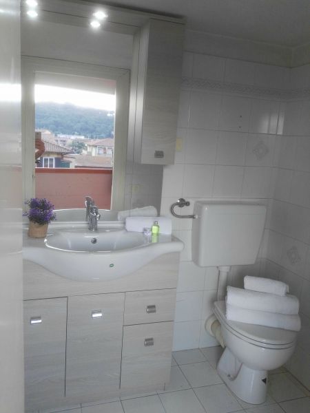 photo 14 Owner direct vacation rental Porto Azzurro appartement Tuscany Elba Island bathroom 2