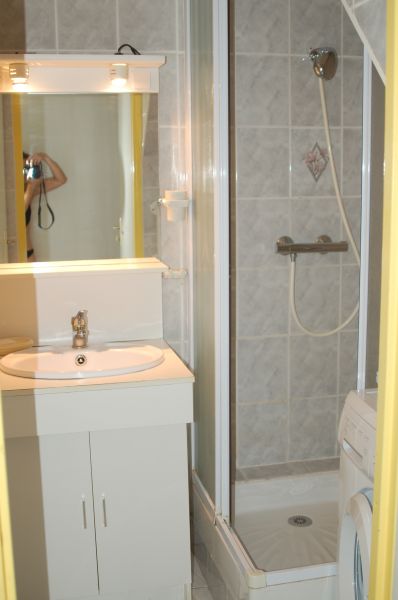photo 13 Owner direct vacation rental Valras-Plage villa Languedoc-Roussillon Hrault bathroom