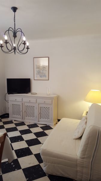 photo 7 Owner direct vacation rental Saint Tropez appartement Provence-Alpes-Cte d'Azur Var Living room