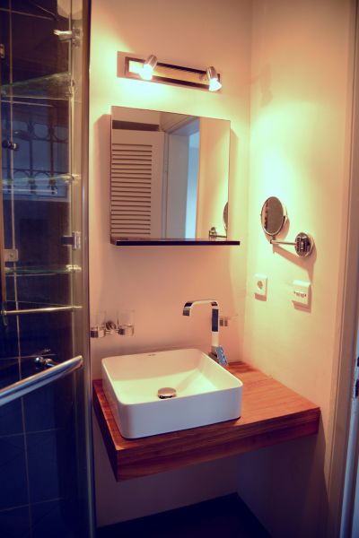 photo 14 Owner direct vacation rental Tamarin villa   Washing facilities 4