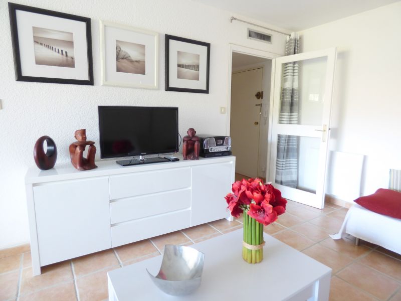photo 10 Owner direct vacation rental Bandol appartement Provence-Alpes-Cte d'Azur Var Living room