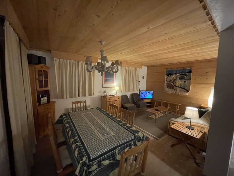 photo 7 Owner direct vacation rental Chtel chalet Rhone-Alps Haute-Savoie Dining room