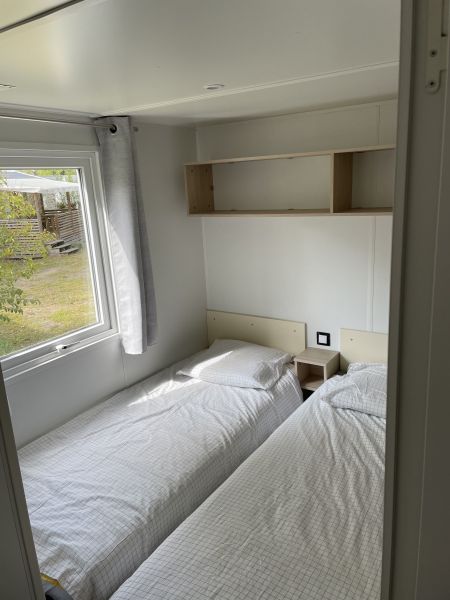 photo 11 Owner direct vacation rental Mimizan mobilhome Aquitaine Landes bedroom 2