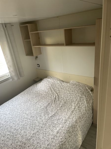 photo 10 Owner direct vacation rental Mimizan mobilhome Aquitaine Landes bedroom 1