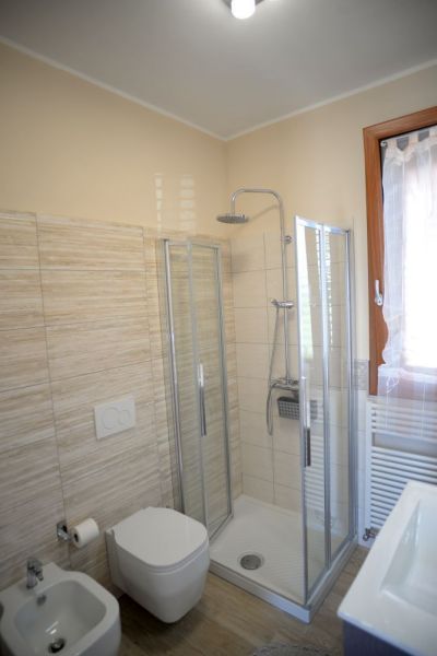 photo 5 Owner direct vacation rental Riccione appartement   bathroom 1