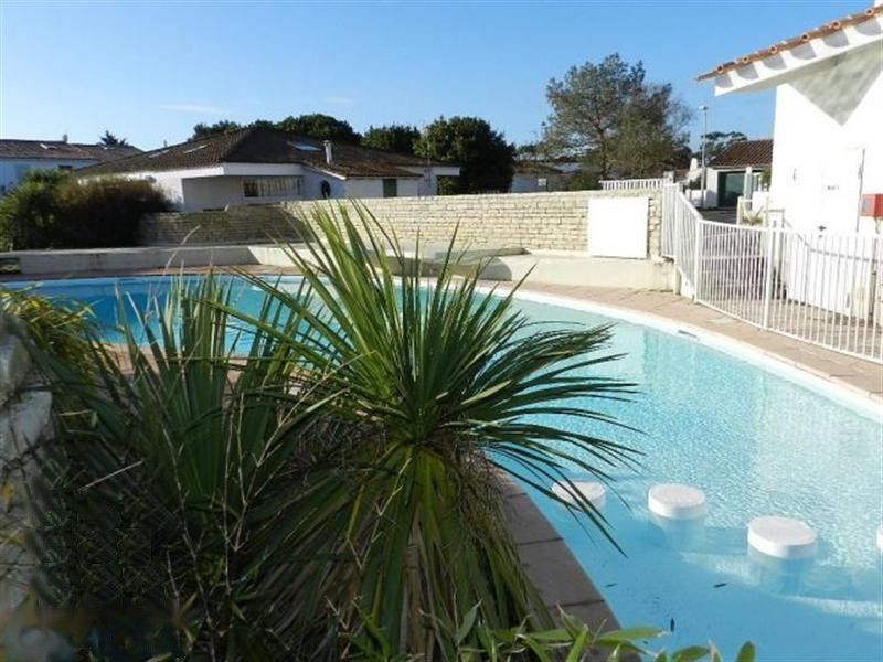 photo 4 Owner direct vacation rental La Couarde-sur-Mer appartement Poitou-Charentes Charente-Maritime Swimming pool