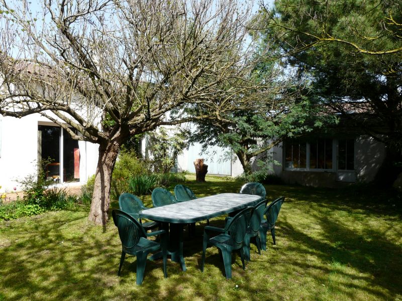 photo 16 Owner direct vacation rental Sainte Marie de R maison Poitou-Charentes Charente-Maritime Garden