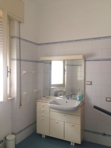 photo 12 Owner direct vacation rental Viareggio maison Tuscany Lucca Province bathroom 1