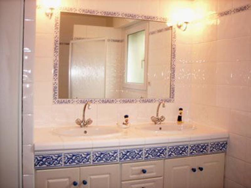 photo 9 Owner direct vacation rental Trelevern maison Brittany Ctes d'Armor bathroom