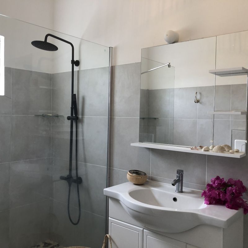 photo 10 Owner direct vacation rental Saint-Gilles les Bains villa   bathroom 1