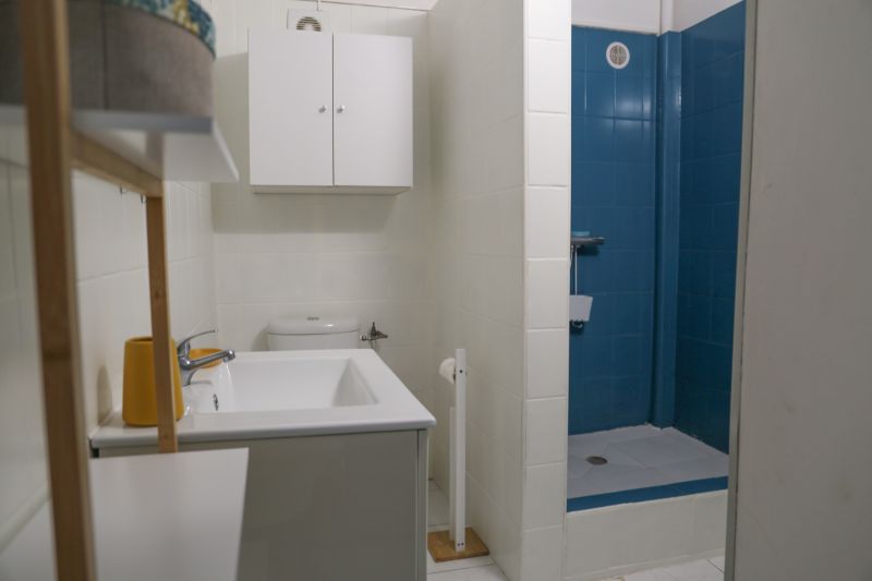 photo 12 Owner direct vacation rental Sainte Anne (Guadeloupe) appartement Grande Terre  Washing facilities