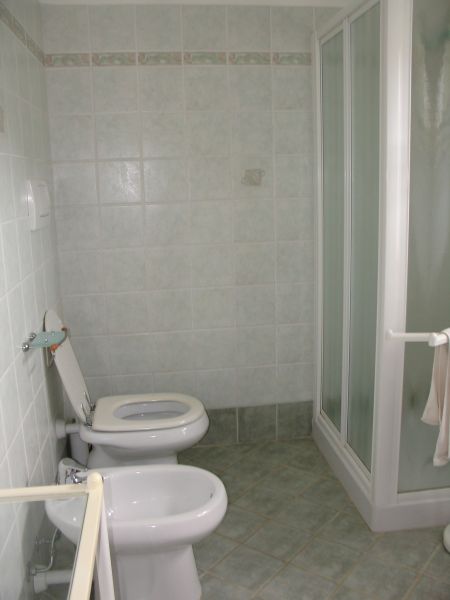 photo 4 Owner direct vacation rental Portoferraio appartement Tuscany Elba Island bathroom