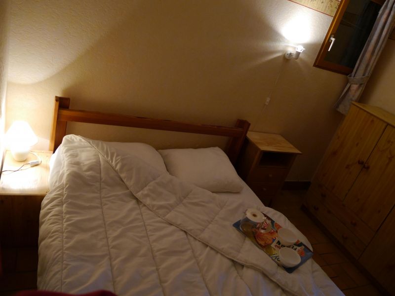 photo 6 Owner direct vacation rental Alpe d'Huez appartement Rhone-Alps  bedroom 1