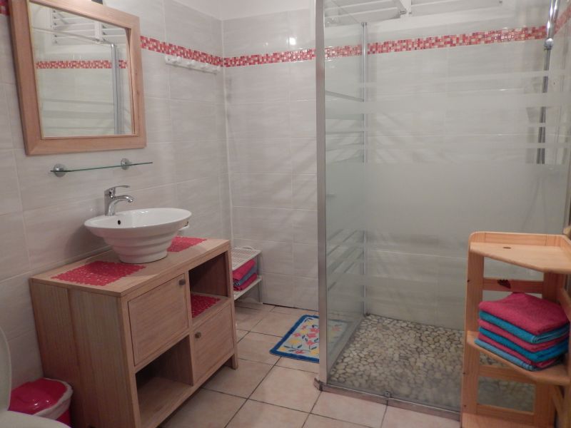 photo 17 Owner direct vacation rental Saint Francois appartement Grande Terre  bathroom