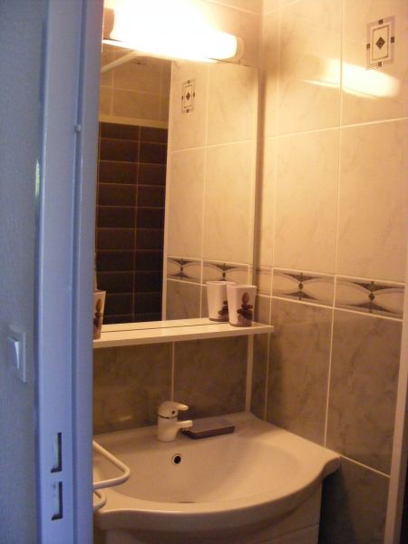 photo 8 Owner direct vacation rental Argeles sur Mer studio Languedoc-Roussillon Pyrnes-Orientales Washing facilities