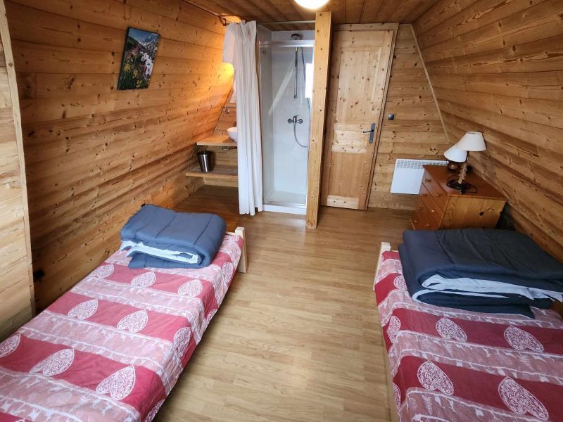 photo 6 Owner direct vacation rental Alpe d'Huez chalet Rhone-Alps Isre bedroom 2