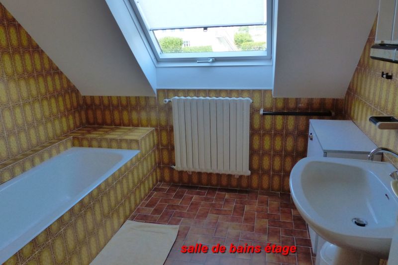 photo 15 Owner direct vacation rental Audierne maison Brittany Finistre bathroom 2