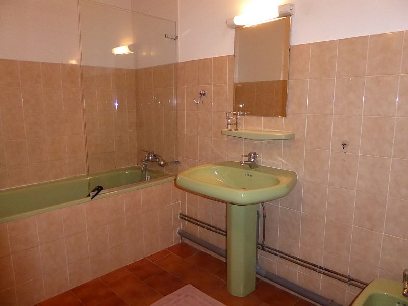photo 10 Owner direct vacation rental Les Baux de Provence gite Provence-Alpes-Cte d'Azur Bouches du Rhne bathroom