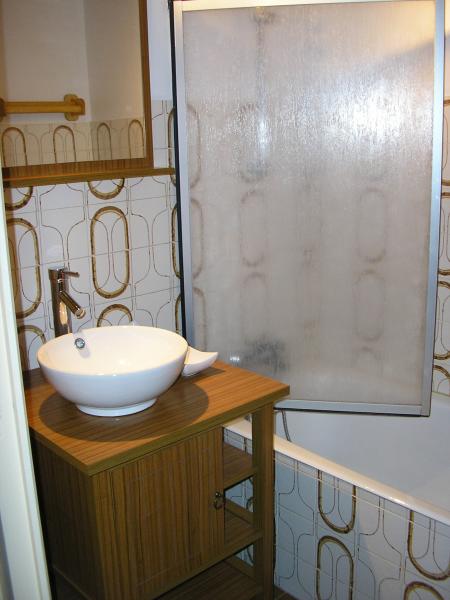 photo 6 Owner direct vacation rental Les 2 Alpes studio Rhone-Alps Isre bathroom