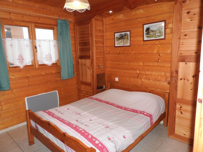 photo 4 Owner direct vacation rental La joue du Loup chalet Provence-Alpes-Cte d'Azur Hautes-Alpes bedroom 1