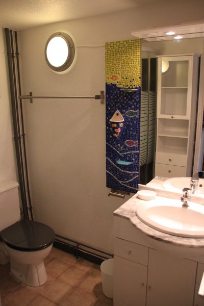 photo 6 Owner direct vacation rental Port Leucate studio Languedoc-Roussillon Aude bathroom