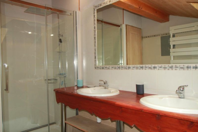 photo 22 Owner direct vacation rental Les Menuires chalet Rhone-Alps Savoie Washing facilities 2