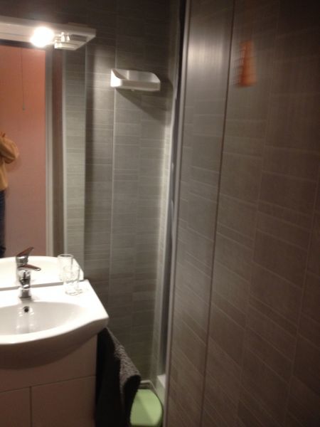 photo 11 Owner direct vacation rental Les Menuires studio Rhone-Alps Savoie bathroom