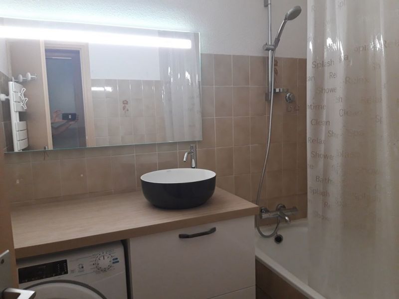 photo 8 Owner direct vacation rental Collioure appartement Languedoc-Roussillon Pyrnes-Orientales bathroom